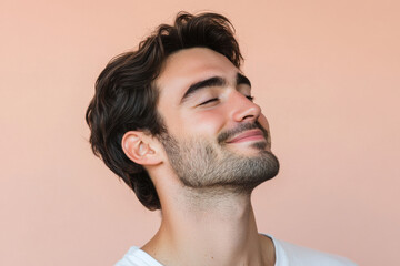 Obraz premium A close up of a man's face with her eyes closed