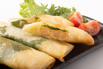 エビと明太子とじゃがいも入り春巻き