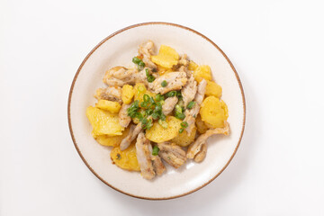 鶏せせりとじゃがいものバター醤油炒め