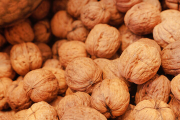 殻付きのクルミ