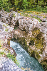 les pertes de la valserine, rivière sauvage, France