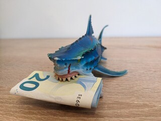Hai mit 20 Euro Schein - Shark with 20 euro bill