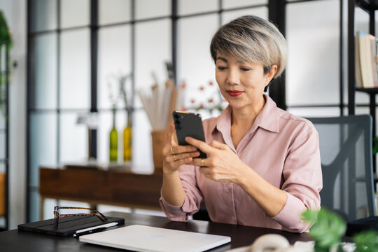 「お行儀」の写真素材 | 2,081,236件の無料イラスト画像 | Adobe Stock