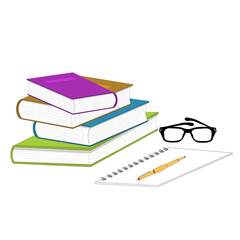 Ensemble de livres empilés avec carnet, stylo et paire de lunette sur fond blanc