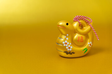 可愛いお正月のミニチュア干支の蛇