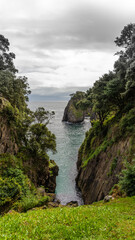 Paisaje acantilado espectacular en costa Asturias