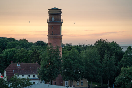 Historischer alter Leuchtturm in Travem&uuml;nde