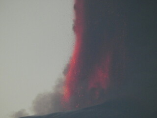 Etna en &eacute;ruption au petit matin