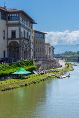 Fototapeta premium View of the Arno, the river that crosses the city of Florence in Italy.