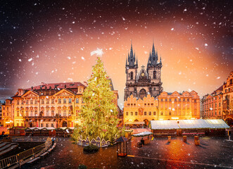 Obraz premium Christmas time in magical city of Prague at night, Czech Republic