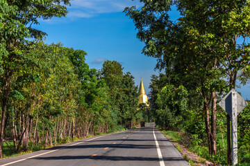 Nature Wallpaper (Mountains, Green Fields, Roadside Accommodation, Twilight Sky) The beauty of nature while traveling, with the wind blowing through the blurred leaves.
