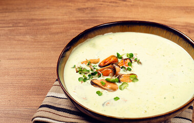 creamy soup with mussels, mussels without shells, American cuisine, homemade, no people