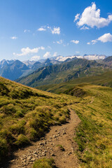 Panorama sur les Pyrénées espagnoles (dont le Pic d’Aneto) depuis le Pic de l’Entécade, près de Bagnères-de-Luchon