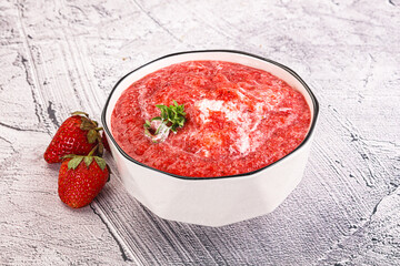 Strawberry soup with strachatella cheese