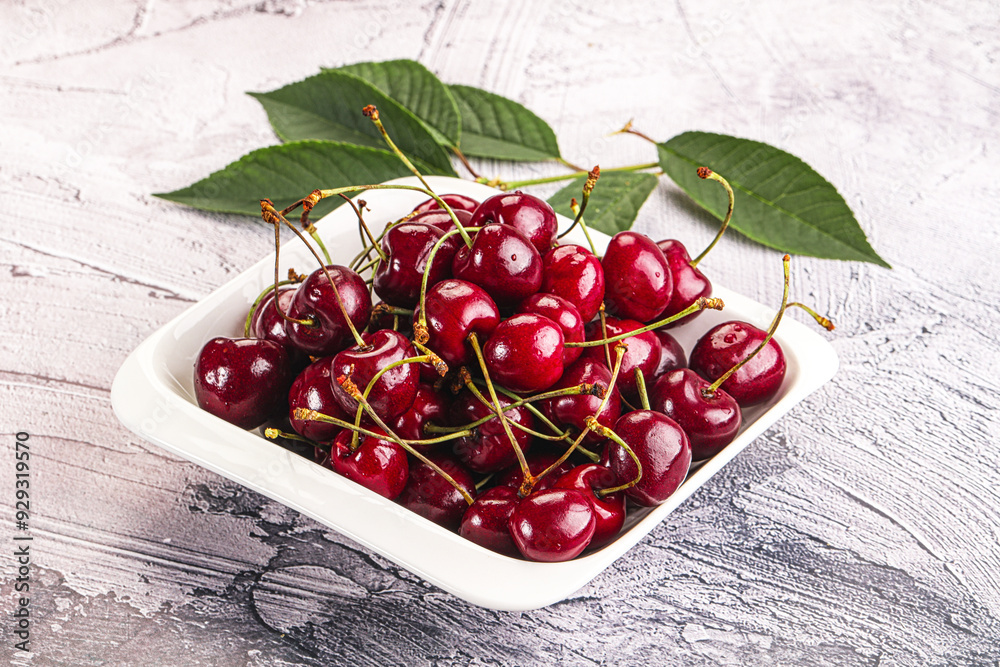 Poster Red sweet cherry in the bowl