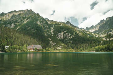 schronisko górskie nad Popradzkim stawem w Tatrach Wysokich, Słowacja © Piotr Szpakowski