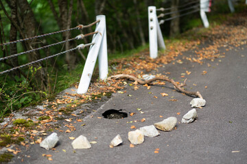 陥没し穴のあいた道路