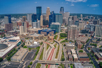 Obraz premium Aerial View of Minneapolis, Minnesota during Summer