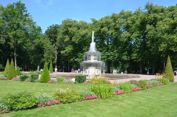 город Петергоф. Римский фонтан
the city of Peterhof. Roman Fountain