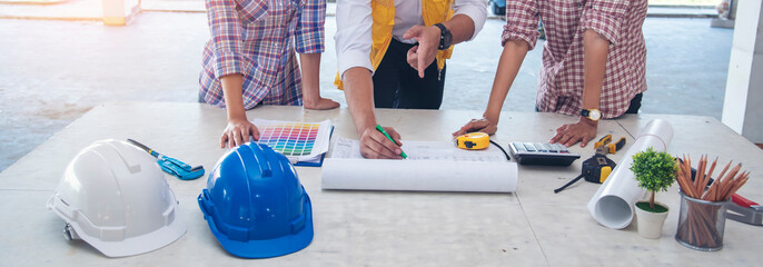 Banner civil construction engineer teams meeting on construction site. Partner team engineering...
