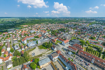 Obraz premium Die schwäbische Stadt Gersthofen nördlich von Augsburg von oben