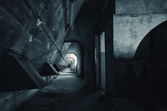 Tunnel - Beatiful Decay - Abandoned - Verlassener Ort - Urbex / Urbexing - Lost Place - Artwork - Creepy - High quality photo