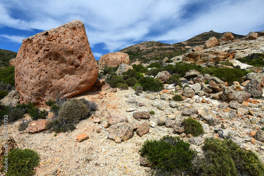 Poster Naturlandschaft im Westen der Kykladeninsel Milos, Griechenland // Natural landscape in the west of the Cyclades island of Milos, Greece