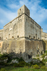Obraz premium Panorama del castello del borgo fortificato di Acaya lungo il Cammino del Salento che da Lecce porta a Santa Maria di Leuca