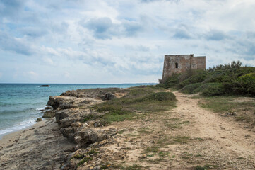 Panorama della torre Specchia Ruggeri alle porte del borgo di San Foca lungo il Cammino del Salento...