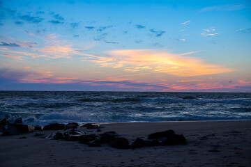 Obraz premium Blue hour after sunset by the sea, North Sea Denmark