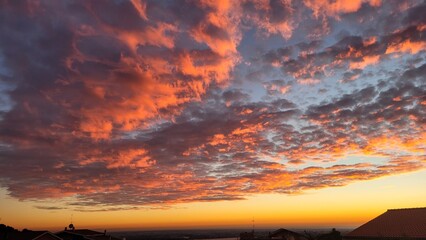 Nuvole di fuoco al tramonto