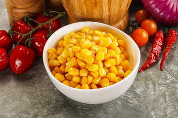 Sweet canned ripe corn grain