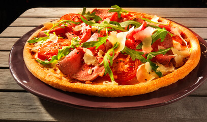 Pizza, Rindfleisch, Rucola, Tomaten, Italien, 
