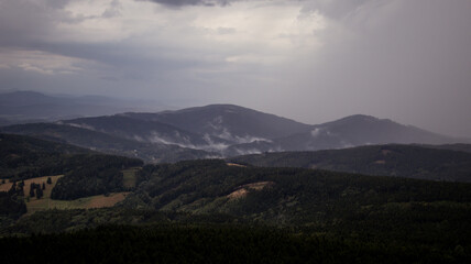 Obraz premium clouds over the mountains