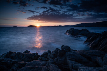 夕暮れの海岸