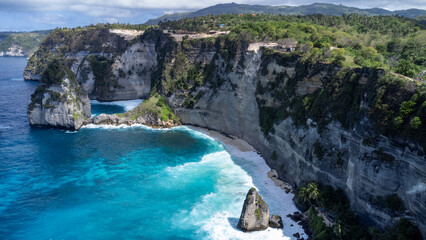 Majestic Coastal Cliffs and Turquoise Waters of Diamond Beach, Nusa Penida