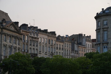 La ville de Bordeaux au crépuscule