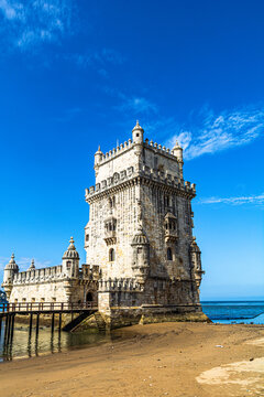 Belem, il sobborgo di Lisbona adagiato sul fiume Tago, famoso per i suoi monumenti come la cinquecentesca Torre di Bel&eacute;m , il Monumento alle Scoperte, a forma di vela ed il Monastero dos Jer&oacute;nimos
