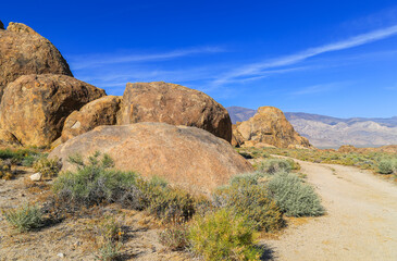 Road to Alabama Hills