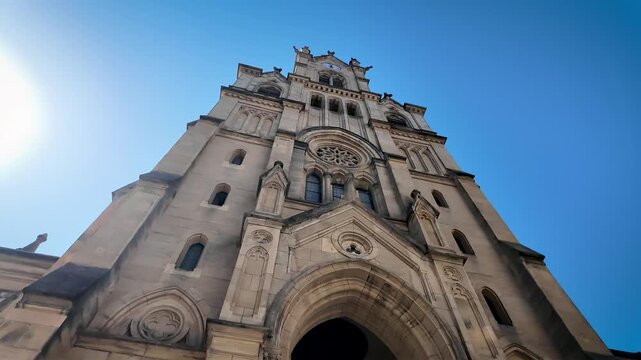 Fachada de la Parroquia San Ignacio en San Sebastian, Donostia.