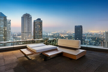 Obraz premium 夜の高層マンションからの眺め