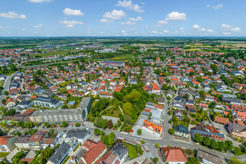Buchloe in Mittelschwaben aus der Luft, Blick in die Stadt rund um den Rathausplatz