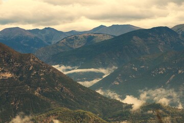 Montagnes du sud de la France vu depuis le sommet du mont Vial à 1600 mètre d'altitude