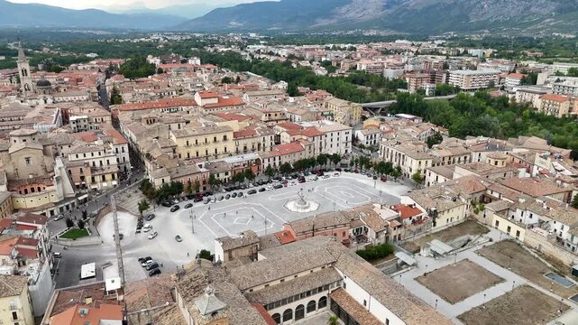 Sulmona, provincia dell'Aquila, Abruzzo, Italia.
Il centro storico e la piazza principale della citt&agrave; vista dal drone.
