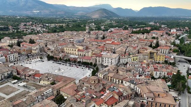 Sulmona, provincia dell'Aquila, Abruzzo, Italia.
Il centro storico e la piazza principale della citt&agrave; vista dal drone.

