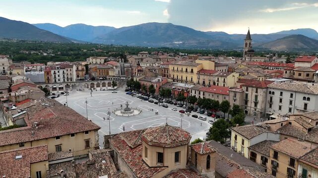 Sulmona, provincia dell'Aquila, Abruzzo, Italia.
Il centro storico e la piazza principale della citt&agrave; vista dal drone.
