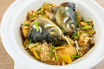 1 Casserole Soy Sauce Baked Grass Carp