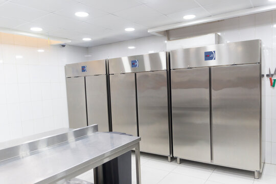 a room with refrigeration equipment for cutting meat.A place to store meat for a restaurant