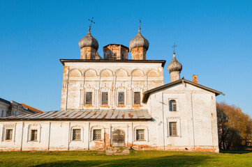 Fototapeta premium Veliky Novgorod,Russia.Resurrection Cathedral of Derevyanitsky monastery in Veliky Novgorod neighbourhoods in autumn day