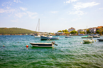 Obraz premium View burgazada island harbor, prince islands, adalar, istanbul